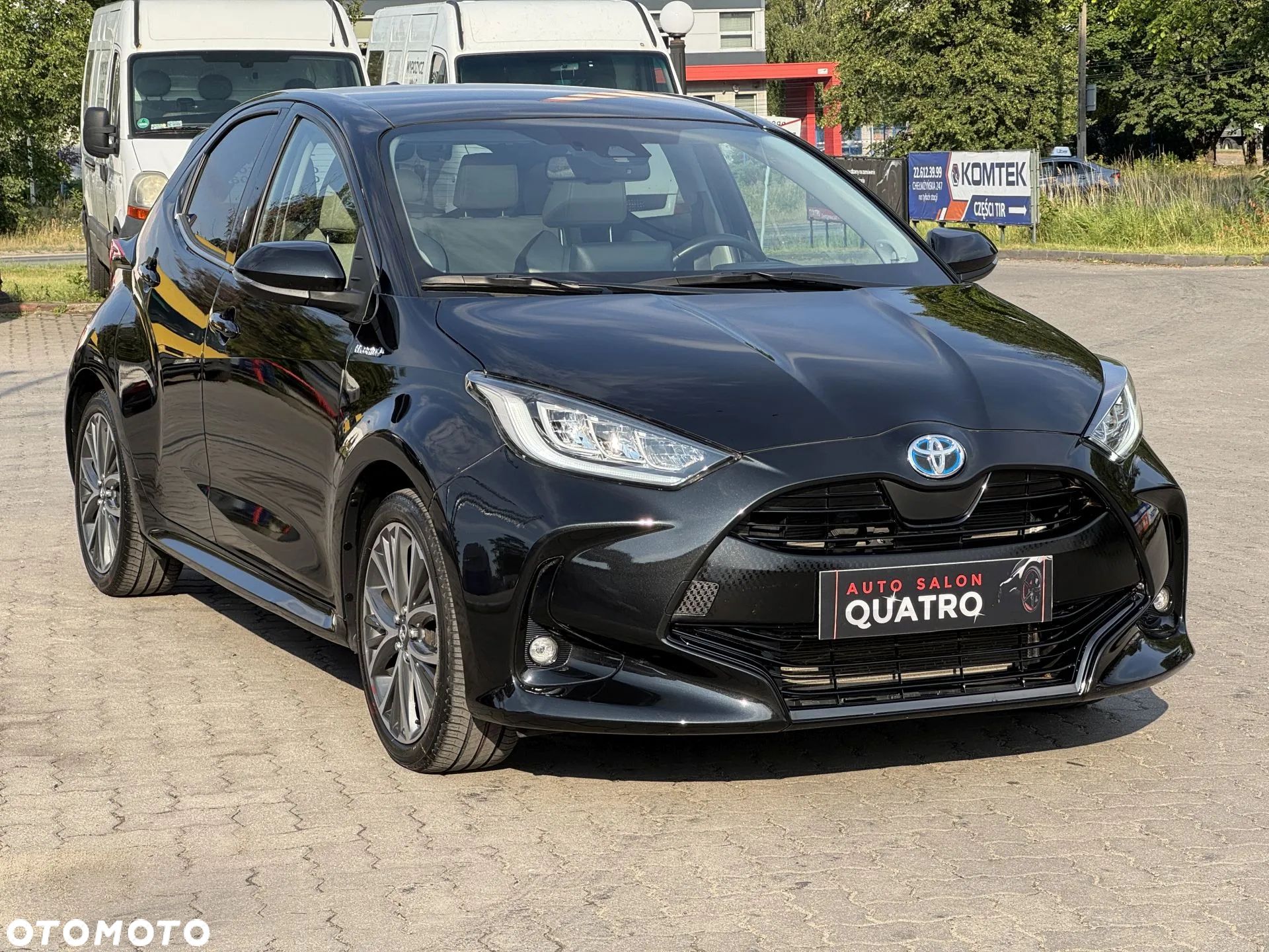 Toyota Yaris Hybrid 116 1.5 VVT-i Black&White - 1