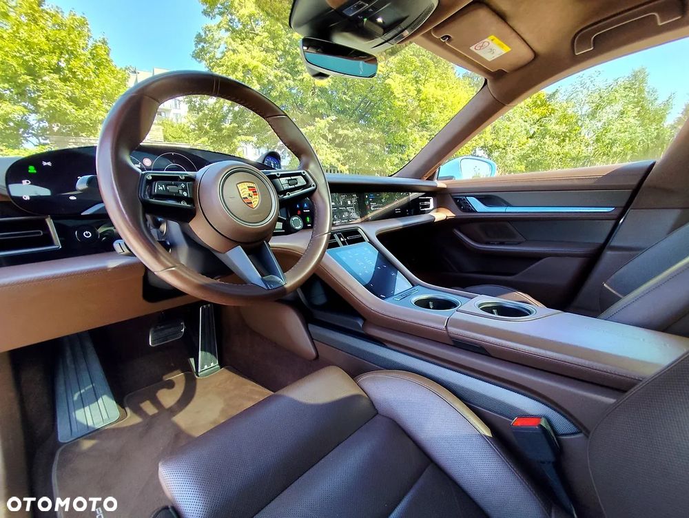 Porsche Taycan Turbo - 14