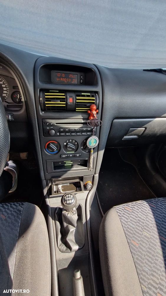Opel Astra 1.6 - 5