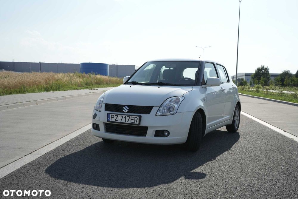 Suzuki Swift - 1