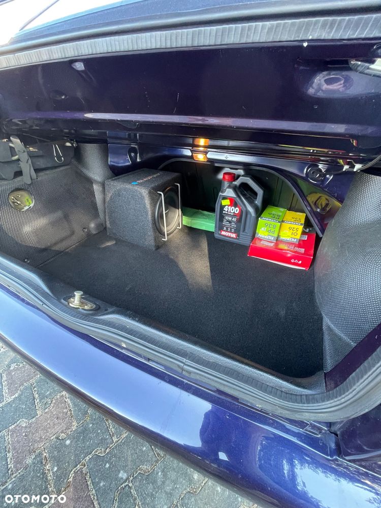 Volkswagen Golf 1.8 GL - 15