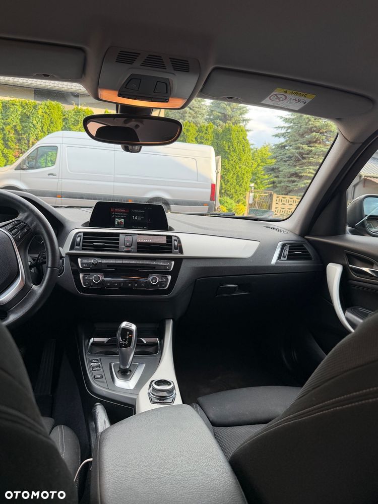 BMW Seria 1 120i - 8
