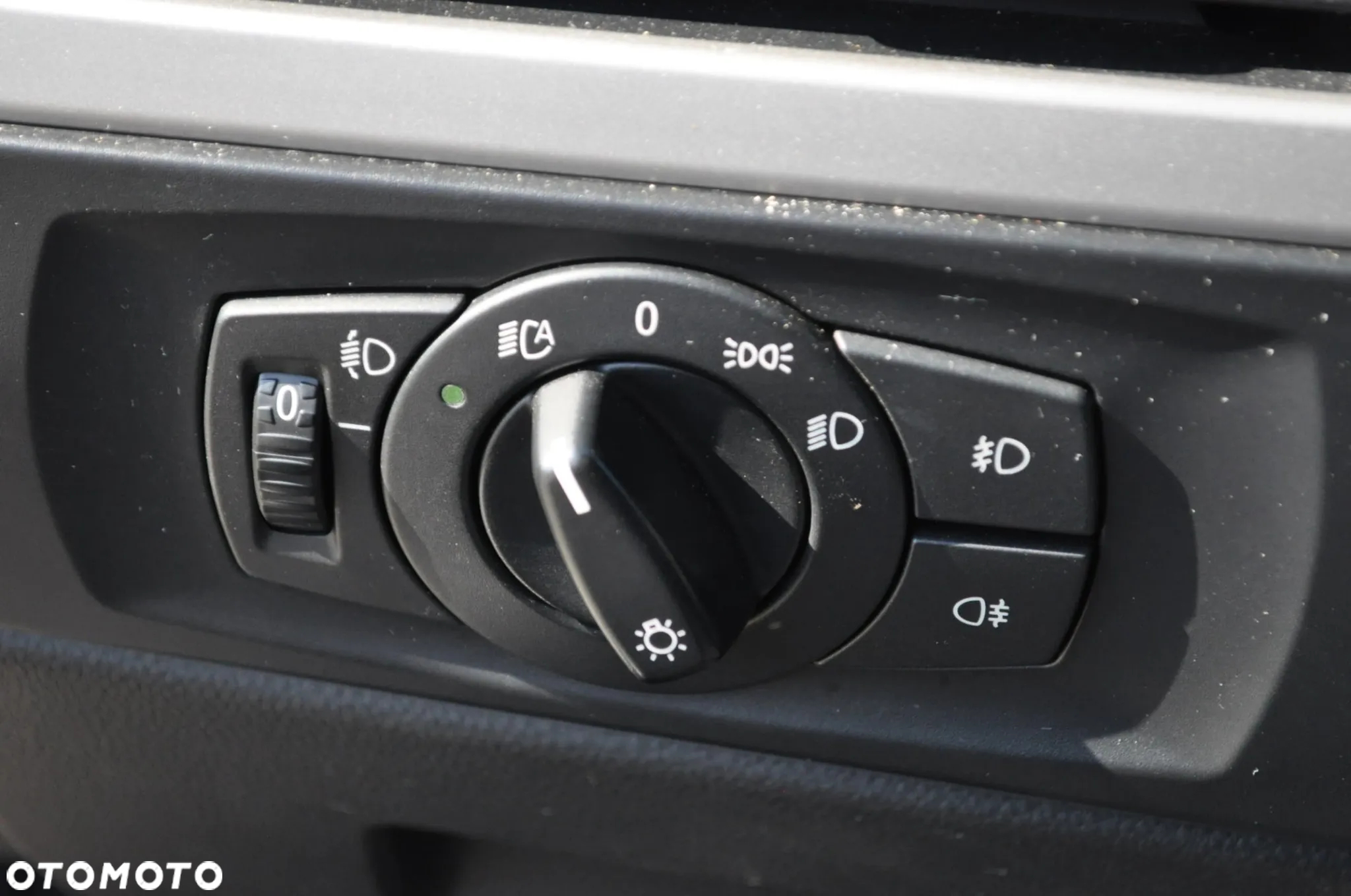 BMW Seria 3 318i Touring - 15