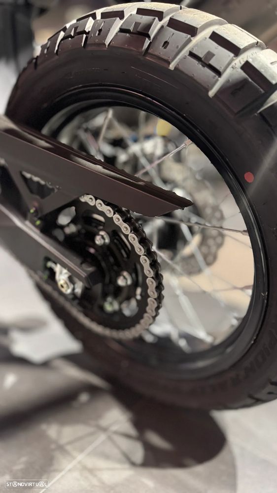 Yamaha Ténéré 700 WORLD RAID AKRAPOVIC - 7