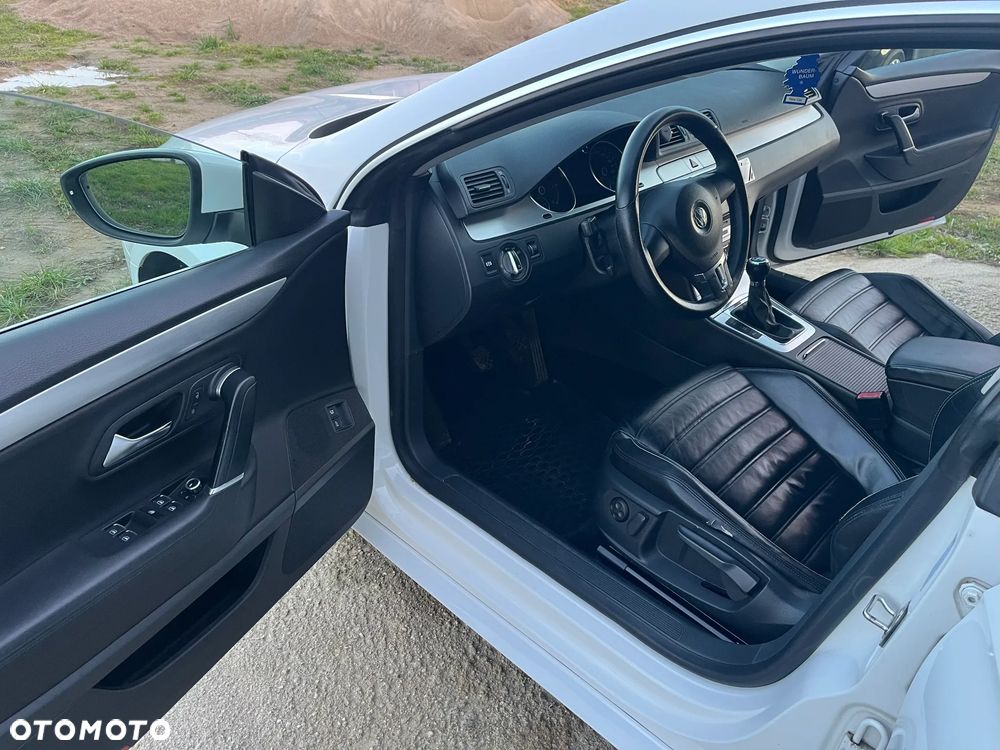 Volkswagen Passat CC - 16