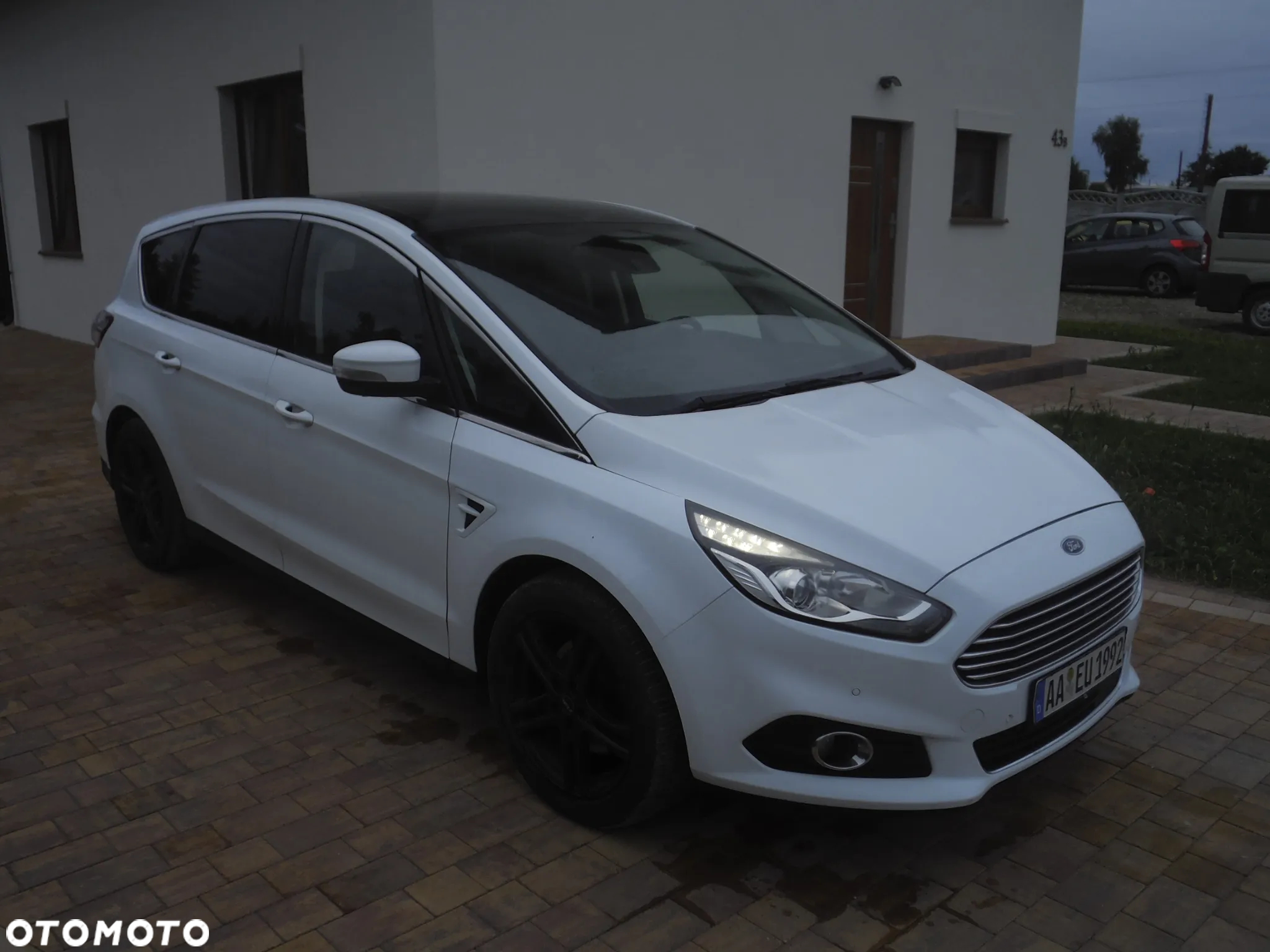 Ford S-Max 2.0 TDCi 4WD Titanium PowerShift - 8