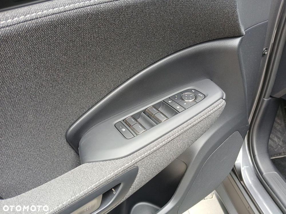 Lexus LBX 1.5 Hybrid - 12