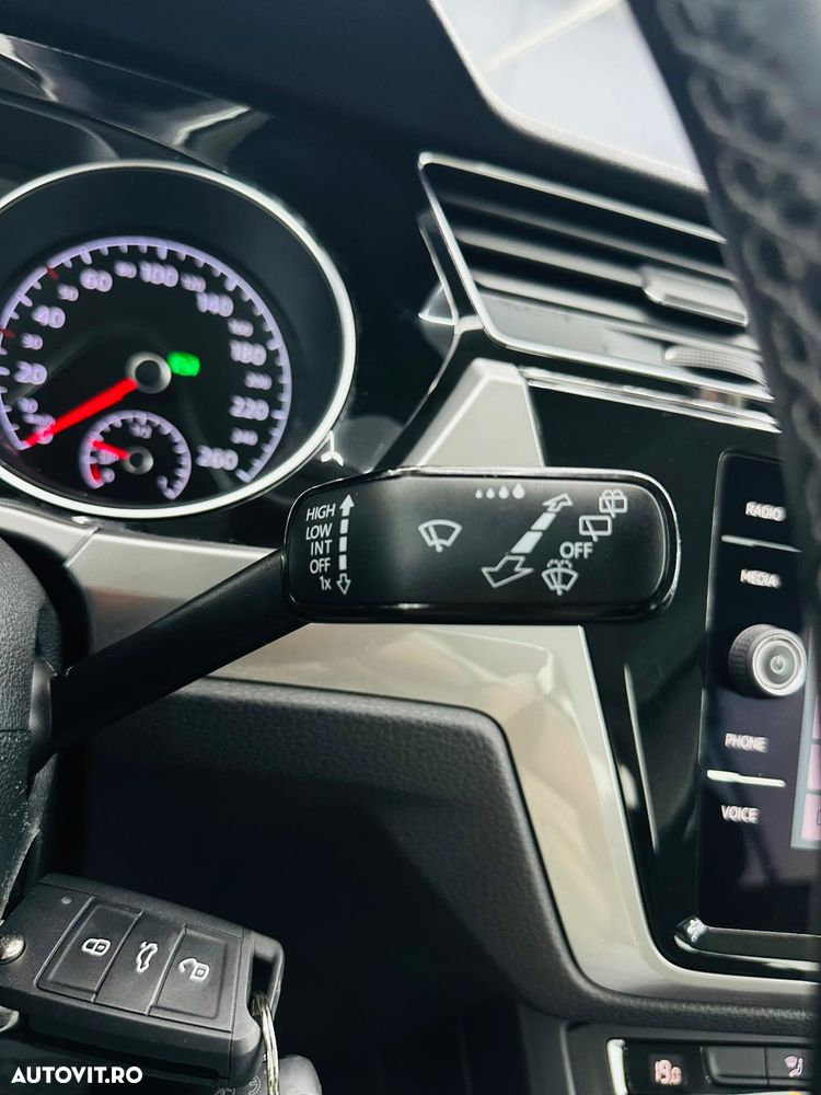 Volkswagen Touran 1.6 TDI SCR (BlueMotion Technology) DSG Trendline - 31