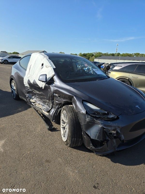 Tesla Model Y Long Range Dual Motor AWD - 17