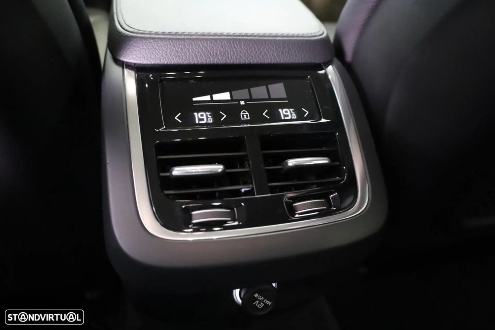 Volvo V90 2.0 D4 Momentum Plus Geartronic - 27