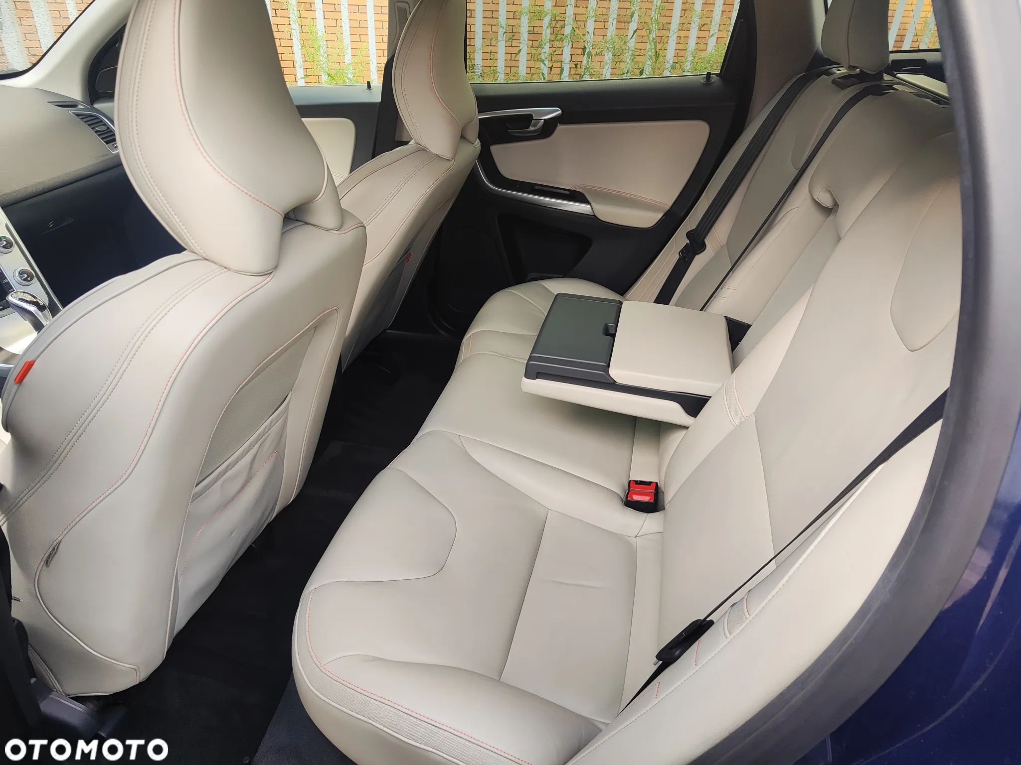 Volvo XC 60 D4 Drive-E Ocean Race - 9