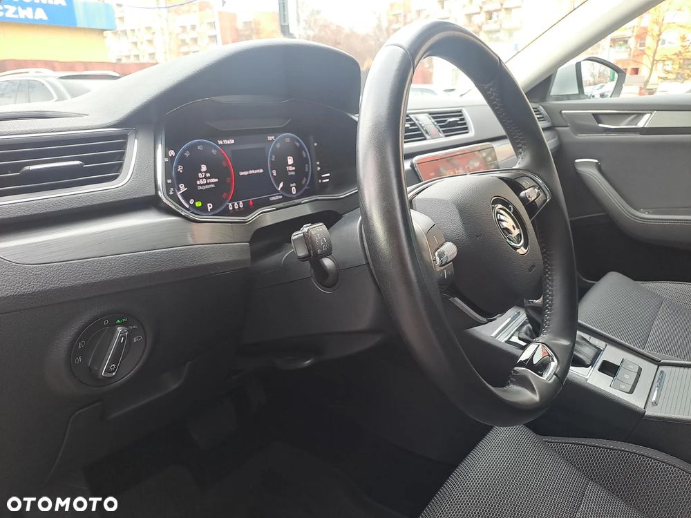 Skoda Superb 2.0 TDI SCR Style DSG - 15
