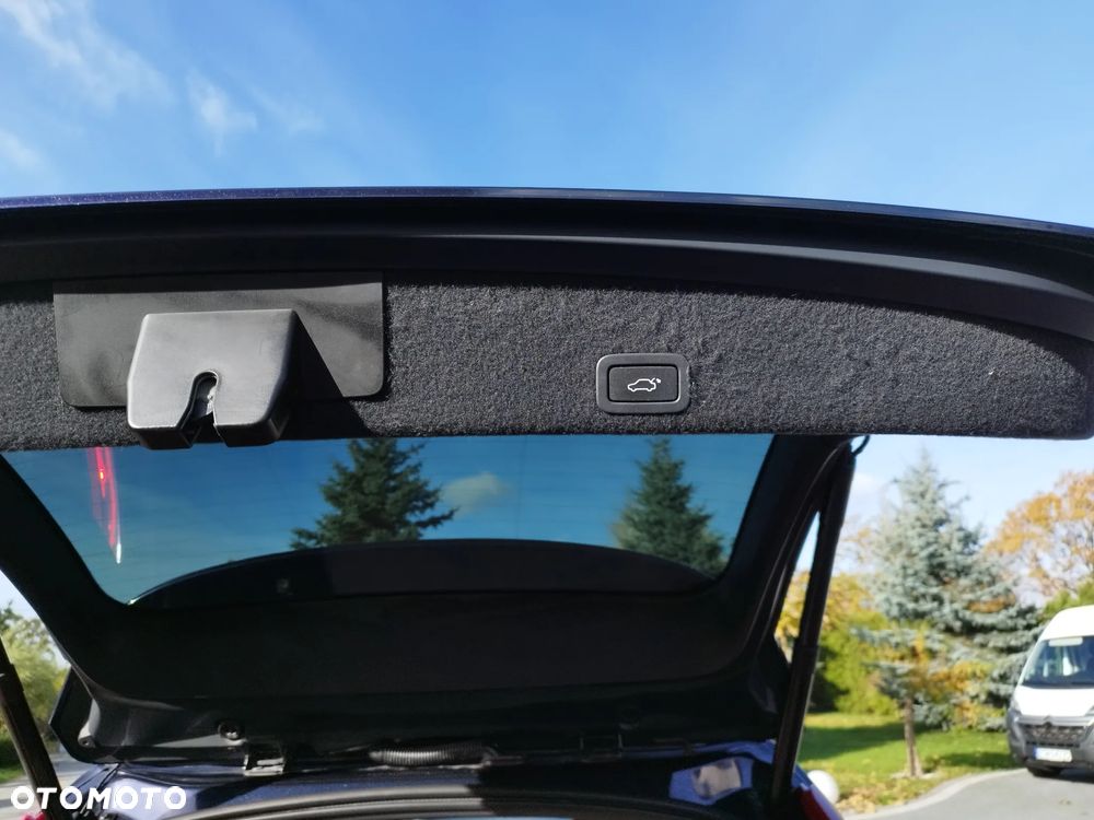 Volvo XC 60 T5 Drive-E R-Design Momentum - 28