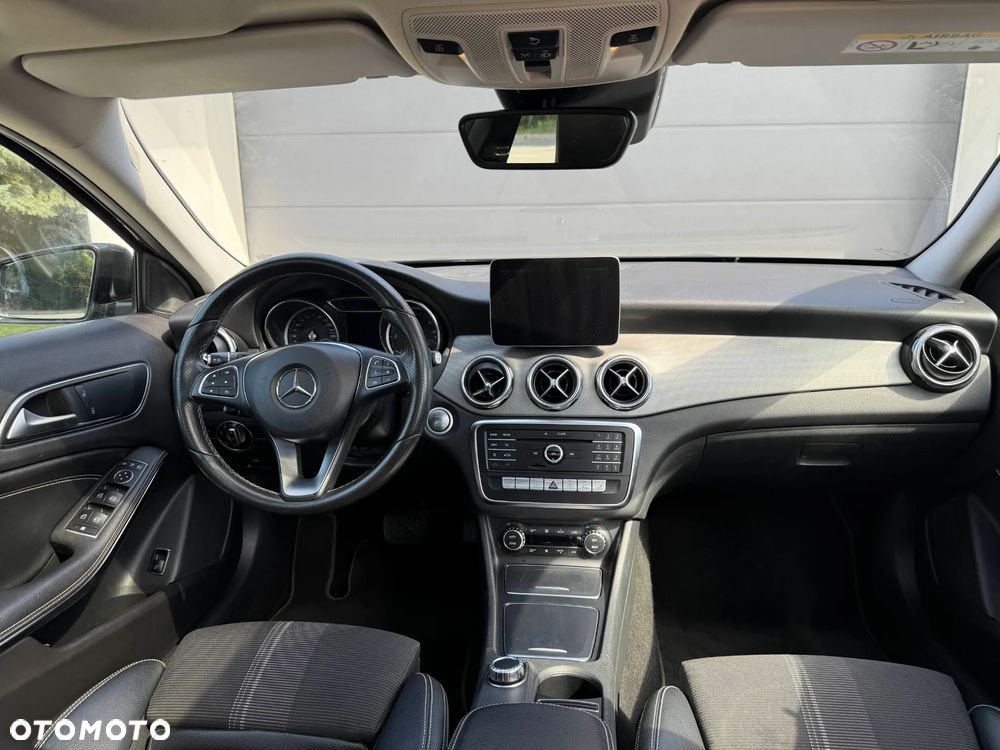 Mercedes-Benz GLA 180 (CDI) d 7G-DCT AMG Line - 12
