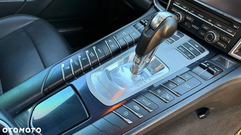 Porsche Panamera 4S - 7