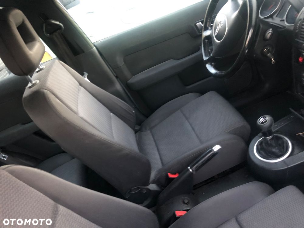 Fotele fotel prawy lewy kanapa Renault CLIO III 5D 2011 r. - 2