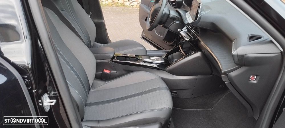 Peugeot e-2008 50 kWh Allure - 19