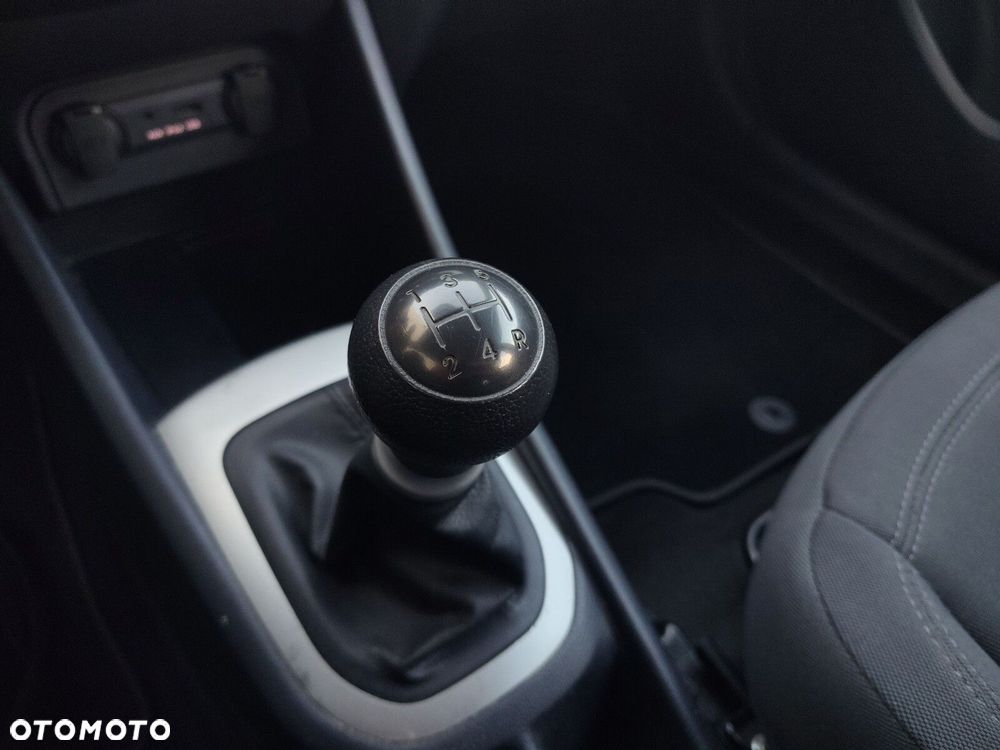 Kia Rio 1.2 M - 22