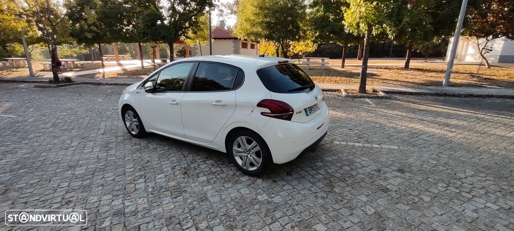 Peugeot 208 1.2 PureTech Style - 5