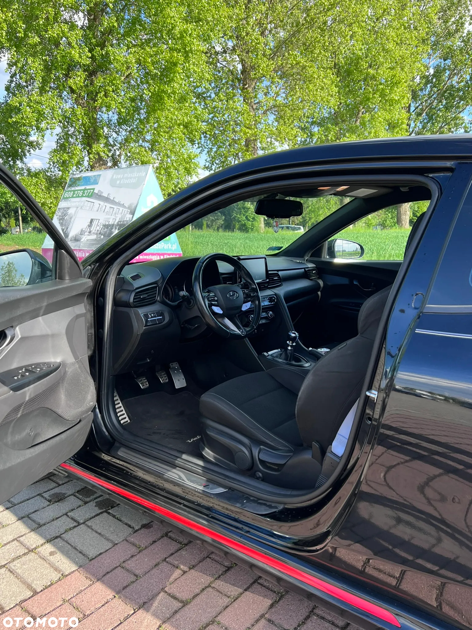 Hyundai Veloster - 12
