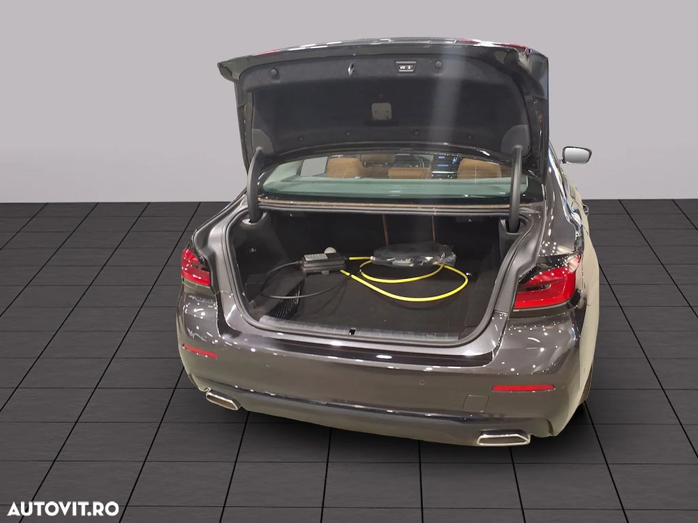 BMW Seria 5 530e xDrive Aut. Luxury Line - 3