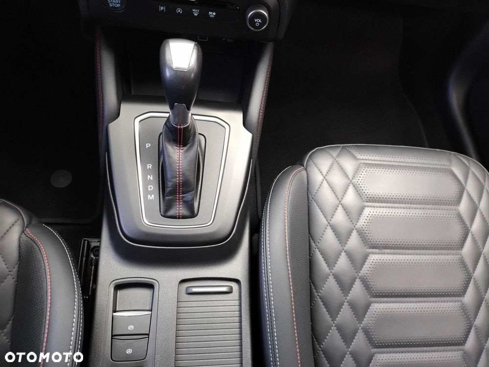 Ford Focus 1.0 EcoBoost Hybrid ST-LINE X - 27