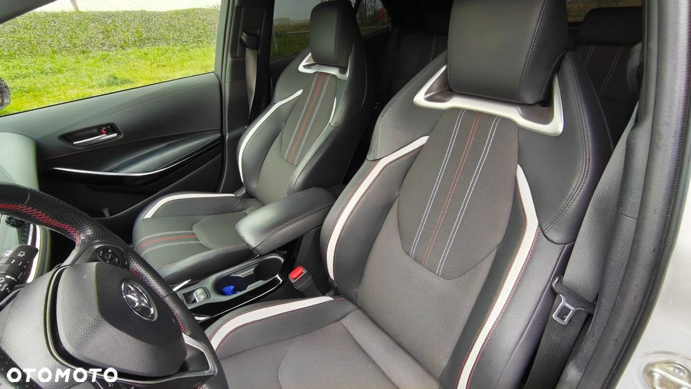 Toyota Corolla 2.0 Hybrid GR Sport - 11