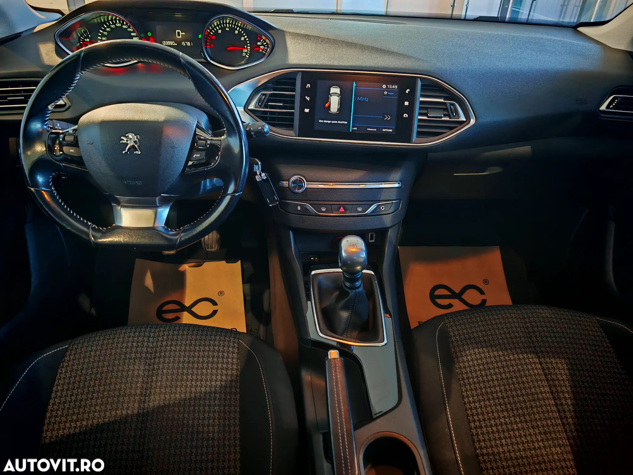 Peugeot 308 1.2 L PureTech Turbo S&S Active - 11
