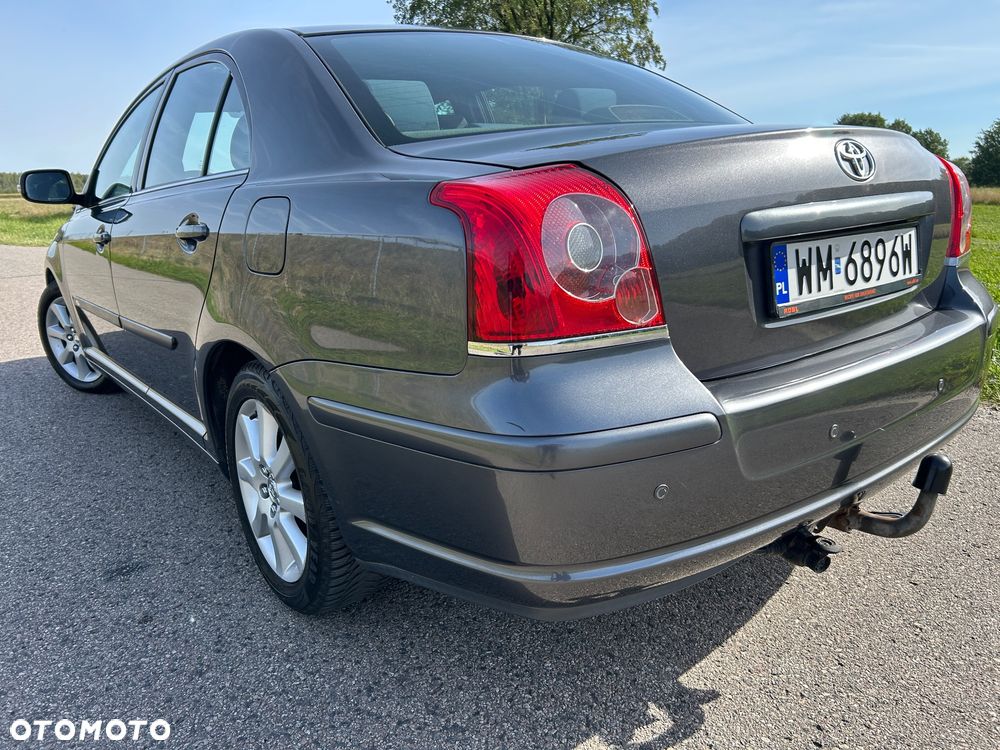 Toyota Avensis 2.0 VVT-i High - 6