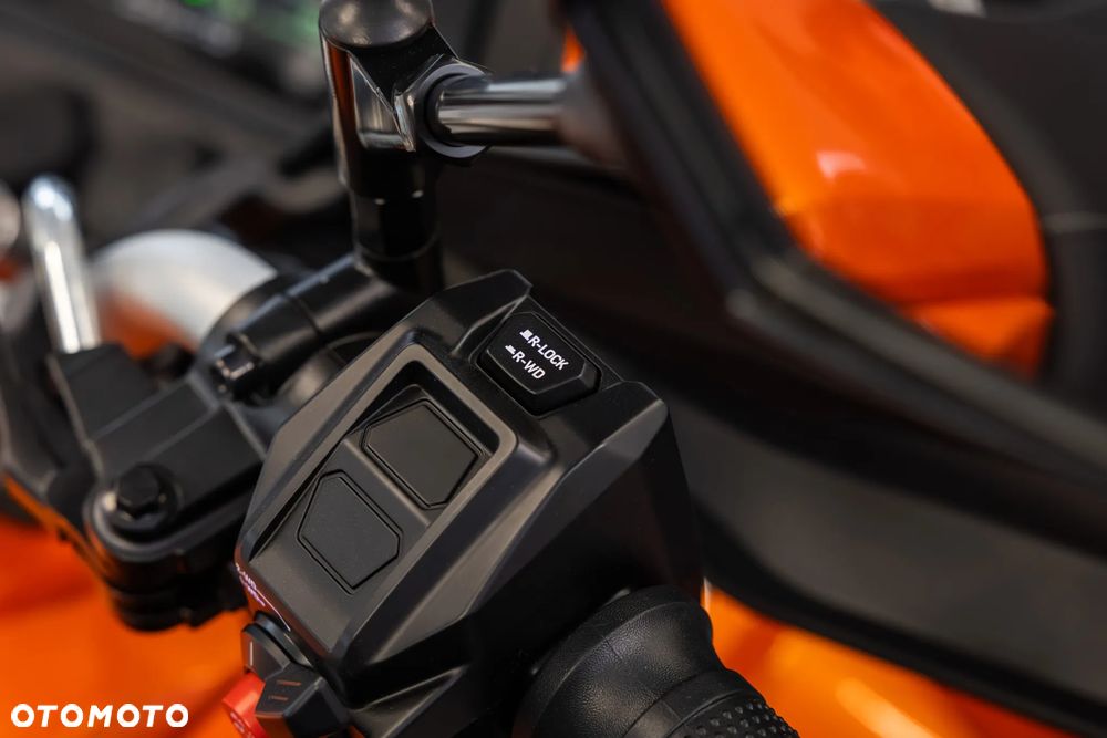 CFMoto CForce - 9