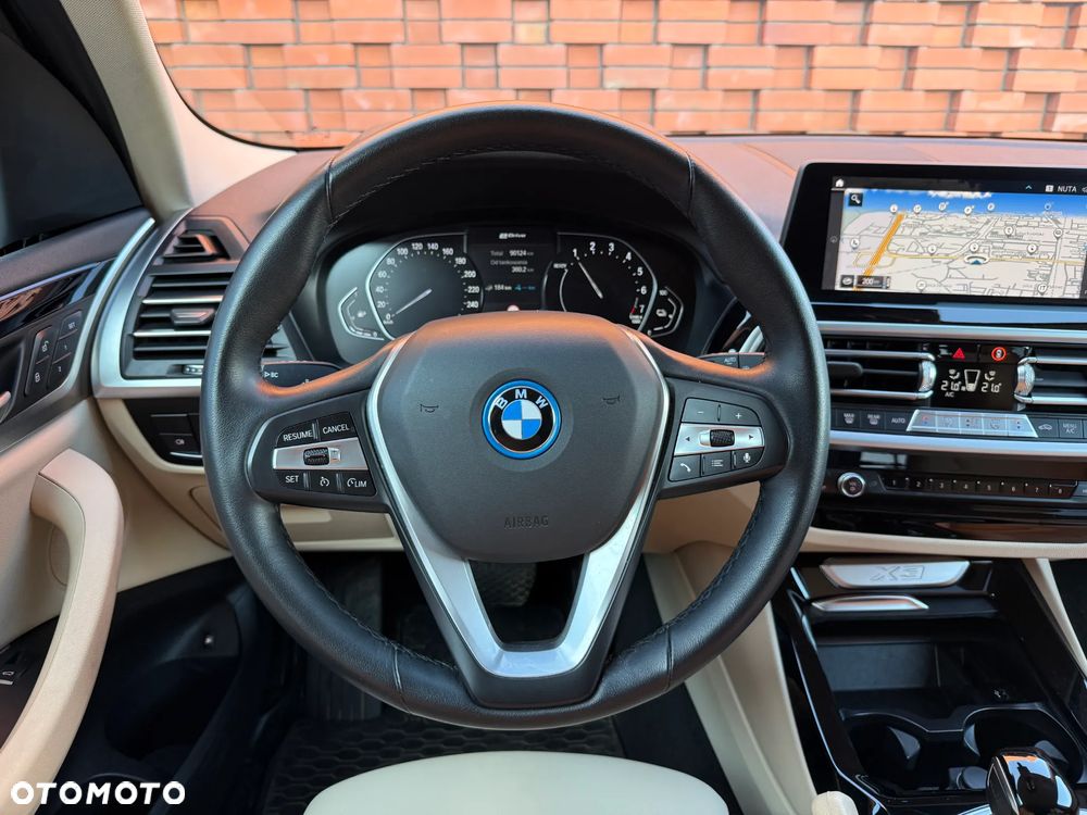 BMW X3 xDrive30e - 17