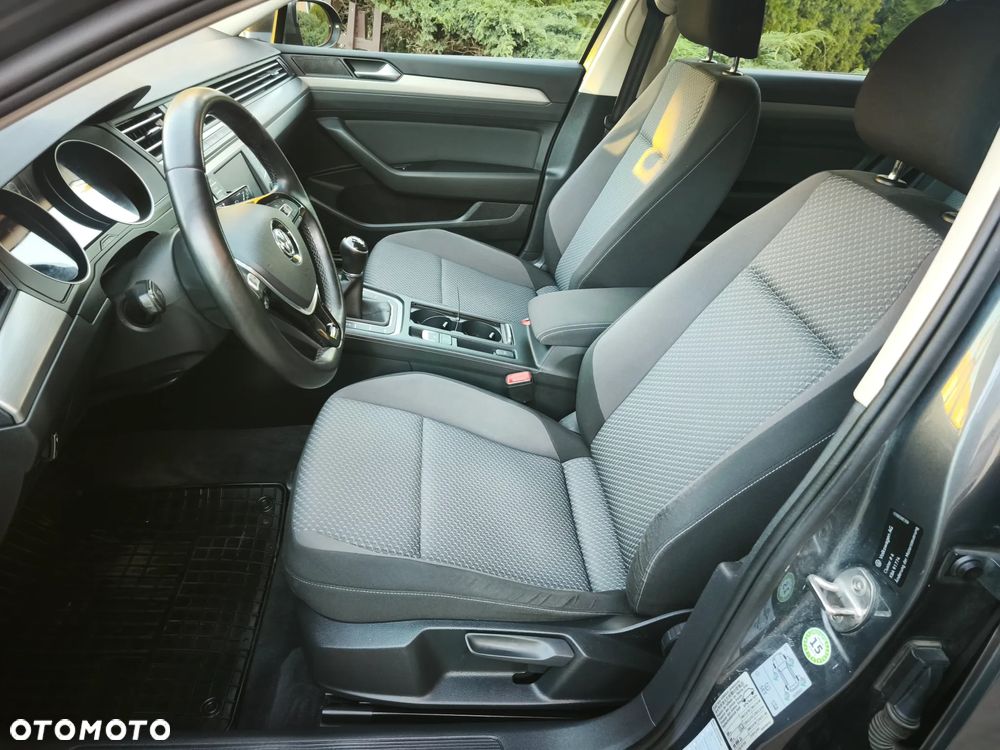 Volkswagen Passat 2.0 TDI SCR Business - 12