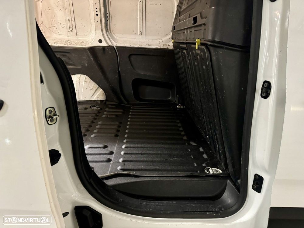 Citroën Berlingo 1.6 BlueHDi L1 Club 3L - 26