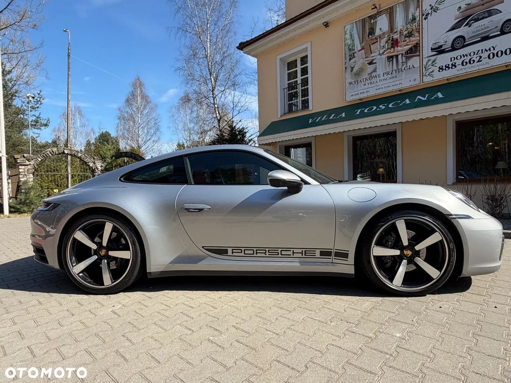 Porsche 911 Carrera - 1