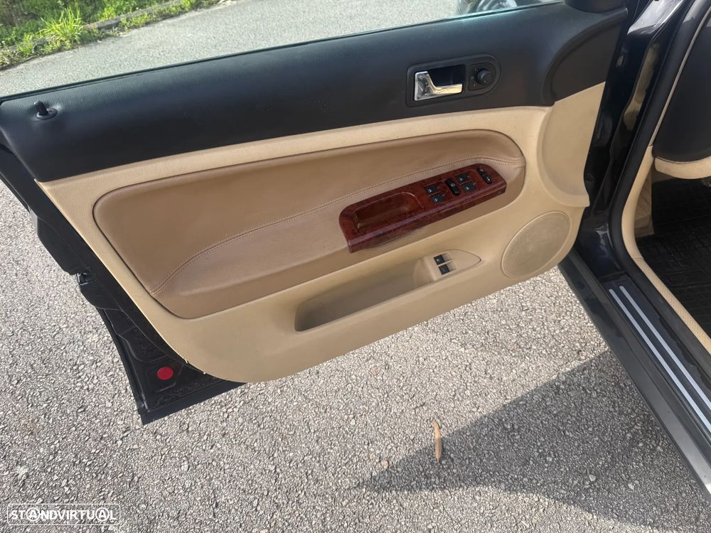 VW Passat Variant 1.9 TDi Exclusive - 8