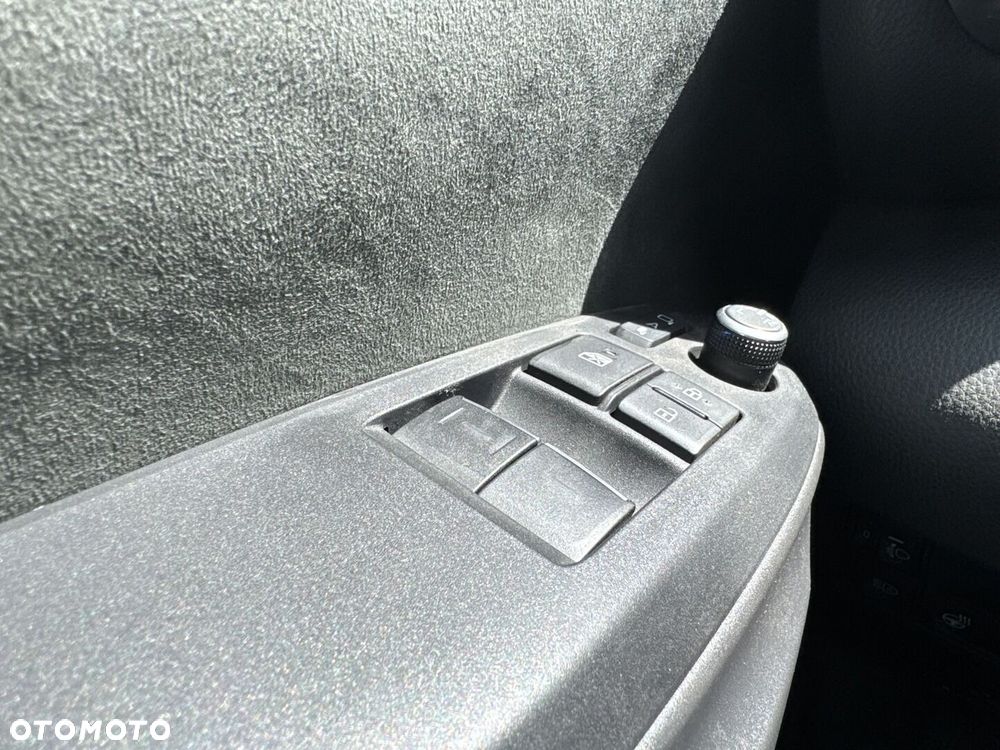 Toyota Yaris - 22