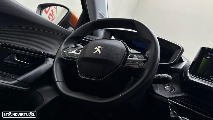 Peugeot 2008 1.2 PureTech Allure Pack EAT8 - 11