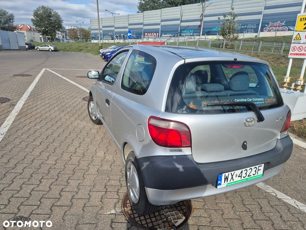 Toyota Yaris 1.0 Base - 6
