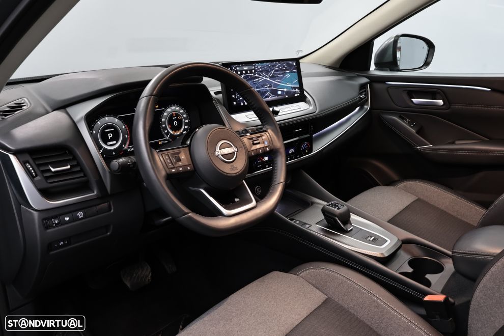 Nissan Qashqai 1.3 DIG-T N-Connecta Xtronic - 23