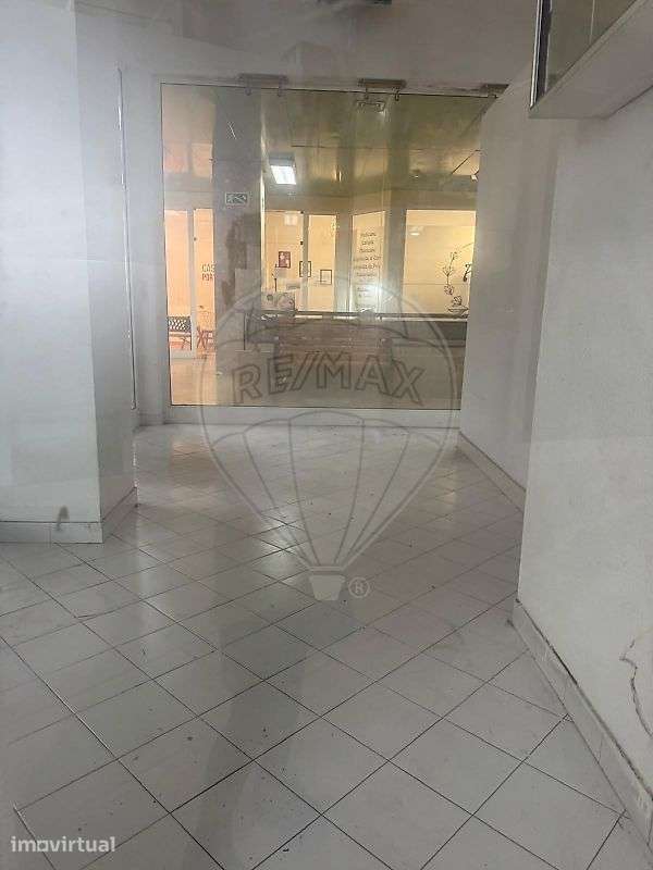 Loja  para arrendamento - Grande imagem: 2/3