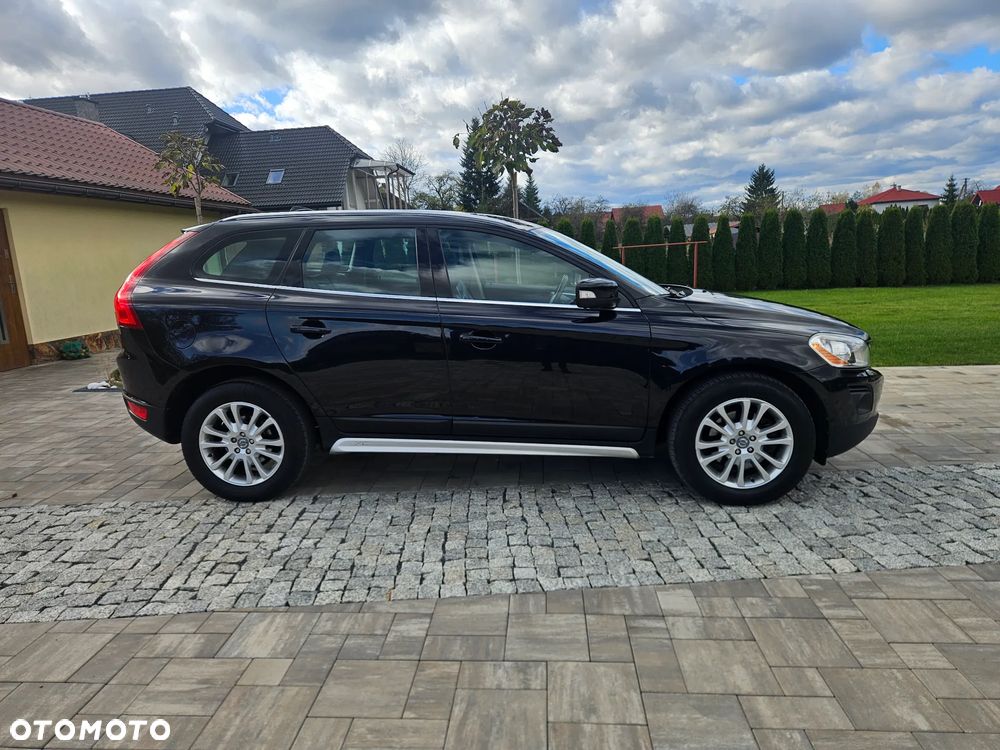 Volvo XC 60 2.4D AWD RDesign - 12