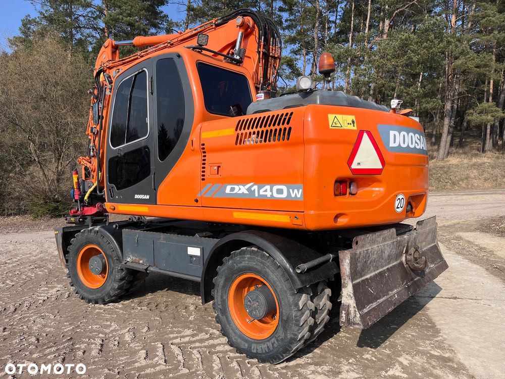 Doosan DX140W - 4