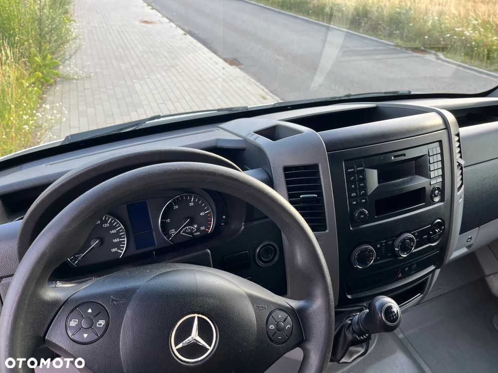 Mercedes-Benz SPRINTER 319 - 10