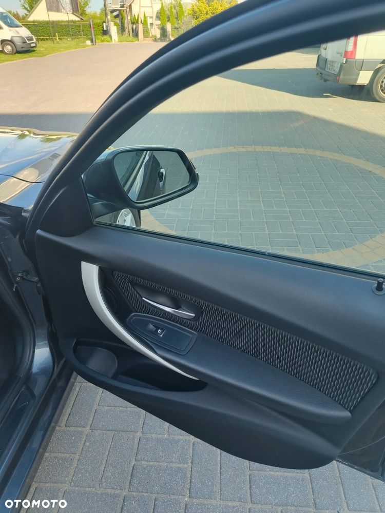 BMW Seria 3 318d - 25