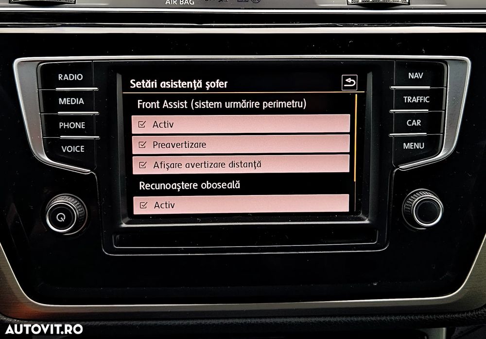 Volkswagen Touran - 25