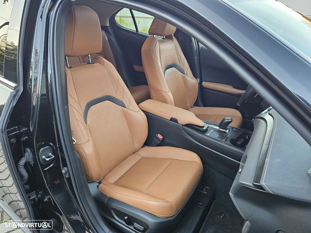 Lexus UX 300e Luxury Line - 26