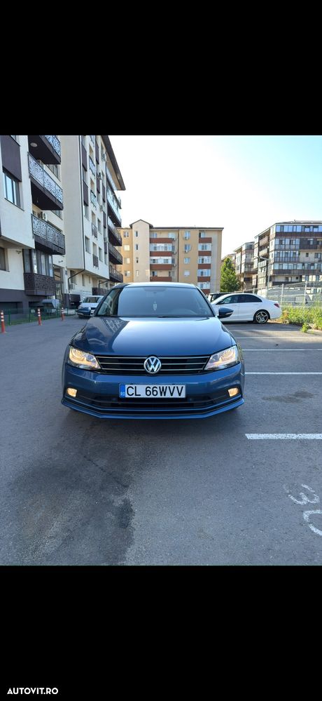 Volkswagen Jetta - 1