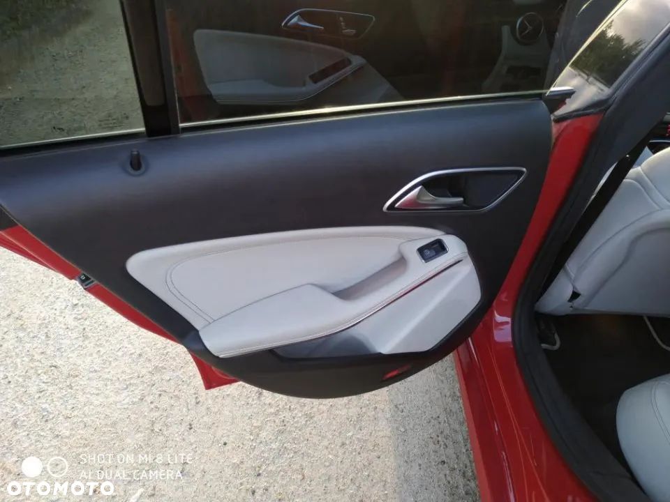 Mercedes-Benz CLA 200 7G-DCT Urban - 15
