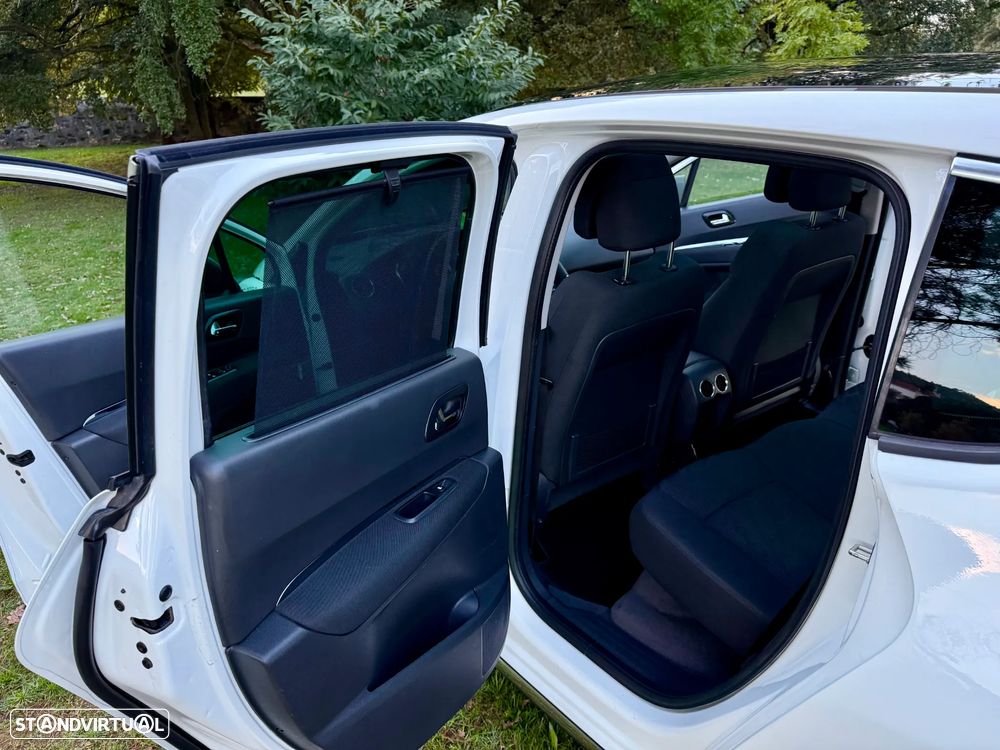 Peugeot 3008 1.6 e-HDi Allure CMP6 - 24