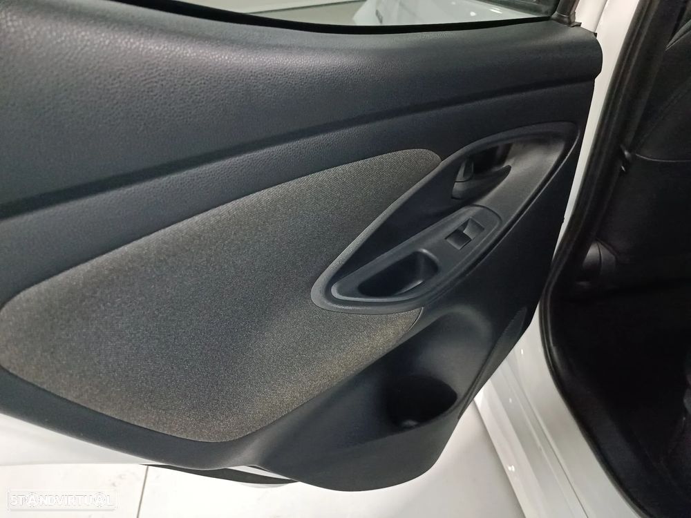 Toyota Yaris 1.5 HDF Luxury - 27